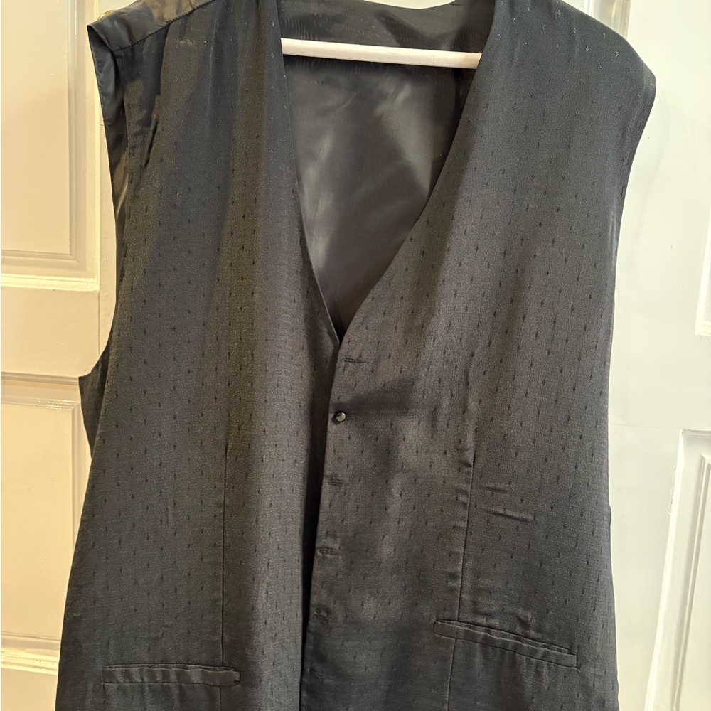 Black Sleeveless Vest